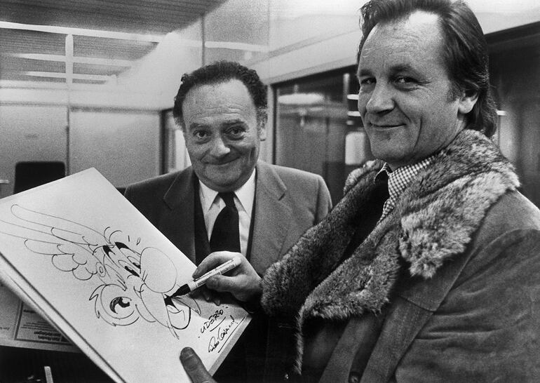 El dibujante Albert Uderzo y el guionista René Goscinny, creadores de Astérix, en 1970.