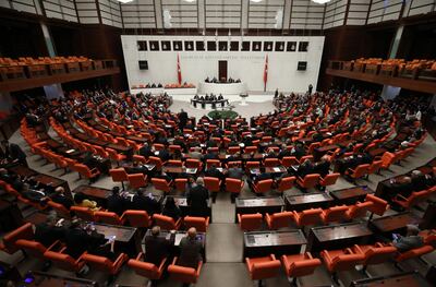 El Parlamento turco, en sesión extraordinaria este jueves en Ankara.