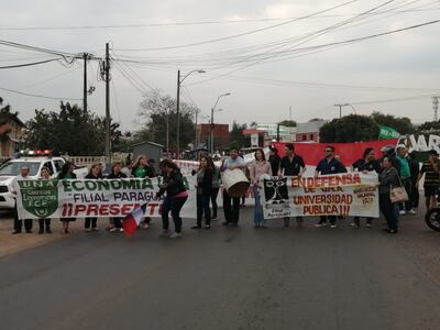 Cierre de rutas de docentes y alumnos en Paraguarí.