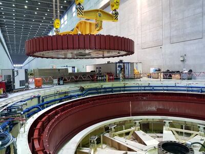 Retiran el rotor de la unidad N° 3 de la Central Yacyretá. El contrato fue adjudicado al consorcio integrado por CIE (Paraguay) e IMPSA (Argentina).