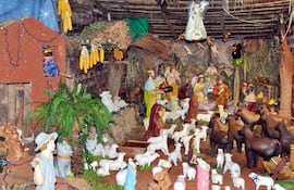 este-ano-disenaron-un-pesebre-en-un-pueblito-del-interior-donde-se-ven-casas-campestres-con-carreta--231823000000-1275102.jpg