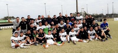 Festejo de los chicos de la Sub 16.