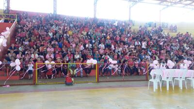 Masiva concurrencia se logró gracias a que el programa Tekopora establece como requisito para la ayuda económica, que los beneficiarios y sus hijos cumplan con exigencias recaudos en las áreas de salud y educación.