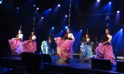 El elenco Paraguay Dance & Show abrió el espectáculo que tuvo lugar el sábado en el corazón de New York.