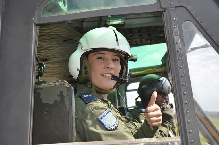 Lilian Mosqueira, comandante de la aeronave siniestrada, es uno de los componentes de la tripulación que logró salvar su vida.