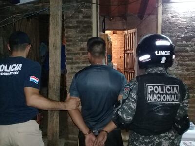 Incautación de droga y detención de personas en Zeballos Cué.