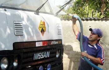 2013-jose-lavandole-la-cara-a-este-camioncito-la-tarifa-puede-variar-de-acuerdo-a-la-cara-del-cliente--223032000000-588808.jpg