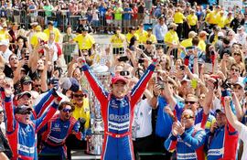 takuma-sato-sorprende-en-las-500-de-indianapolis-230638000000-1590887.jpg