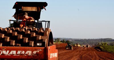 Los productores denuncian que las plantaciones y su salud son perjudicadas por la cantera de una empresa.