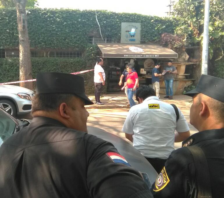 La Policía Nacional  está en plenas diligencias en el sitio del asalto.