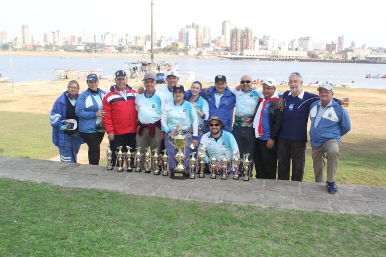 Los componentes del team campeón de la APCP.