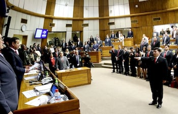 el-suplente-a-la-diputacion-por-caaguazu-dgar-espinola-anr-asume-en-reemplazo-de-mario-varela-anr--00124000000-1744494.jpg
