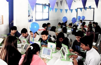 ninos-de-educacion-media-en-pleno-concurso-mbarakaja-ara-con-el-uso-del-lenguaje-de-programacion-scratch--203428000000-1712388.jpg