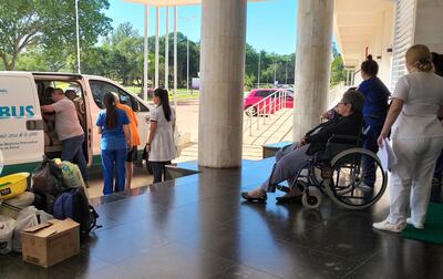 De a poco, los jubilados abandonan el CREAM para retornar con sus familias. El edificio albergará al personal de blanco afectado por el covid-19.