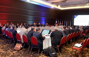 representantes-de-18-camaras-de-la-construccion-de-latinoamerica-en-plena-sesion-ayer-en-el-hotel-sheraton--214321000000-1508458.jpg