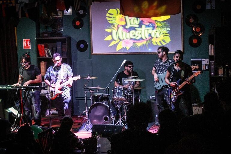 El grupo paraguayo LaNuestra.