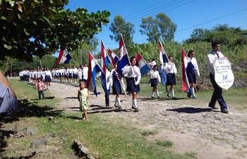 desfile-de-colegio-mariscal-estigarribia-en-el-chaco-143102000000-1444450.jpg