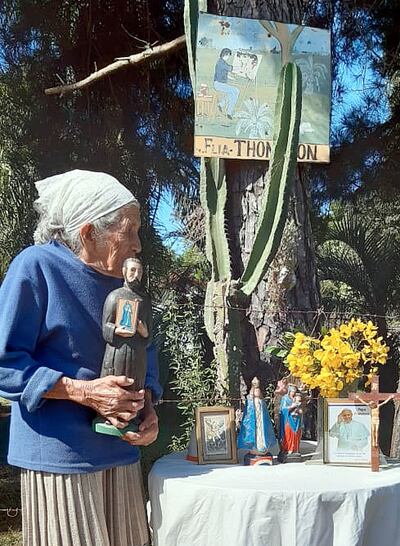 Una antigua vecina de   Tañarandy  sacó frente a su casa algunas  imágenes.