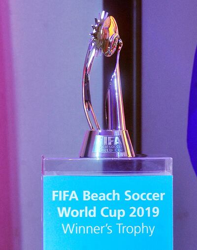 Este es el trofeo que se entregará al seleccionado que se consagre campeón en la Copa Mundial de fútbol playa que se jugará en Asunción.
