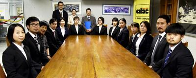 El nuevo grupo de voluntarios de la Agencia de Cooperación Internacional del Japón en visita a ABC Color.