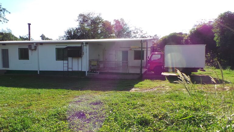 La asociación cuenta con local  propio, cámara refrigeradora y camión repartidor.