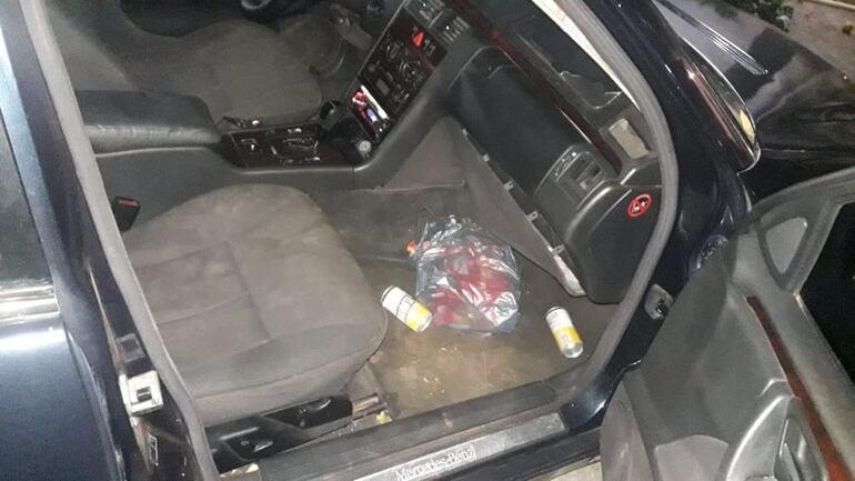 Vehículo incautado durante el procedimiento.