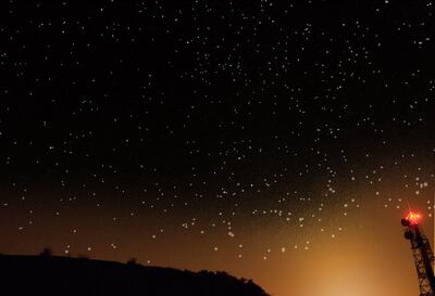 La polución lumínica es poco estudiada y no existen normas legales que regulen este tema en específico.