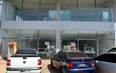 Locales vacíos ofertados en alquiler son observados actualmente en gran parte del sector comercial. Algunos dueños de negocios piden  regulación de precios de alquileres.