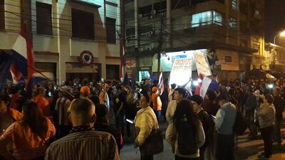 Grupos ciudadanos piden juicio político para el presidente Mario Abdo Benítez y el vice, Hugo Velázquez.