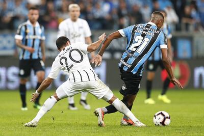 Antonio Bareiro sufrió una lesión durante el partido en el Arena do Gremio.