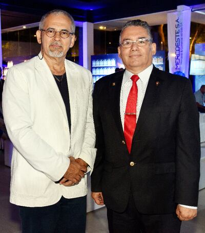 Arq. Carlos Bracho y Américo Robinson.