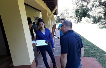 verificacion-de-obras-realizada-por-funcionarias-de-la-dncp-ayer-en-el-local-de-la-escuela-n-111-andres-bello-a-raiz-de-denuncias-de-irregularidad-202030000000-1828930.jpg