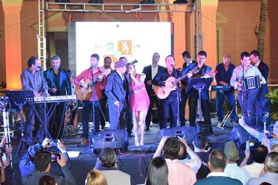 /pf/resources/images/abc-placeholder.png?d=2394