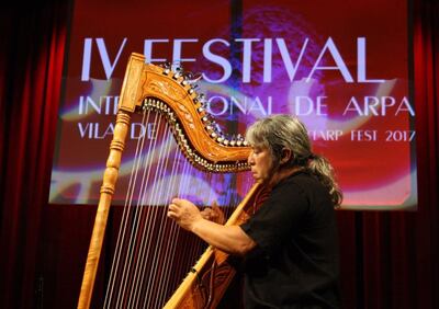 El arpista Ismael Ledesma ofrece un atractivo repertorio de música instrumental.