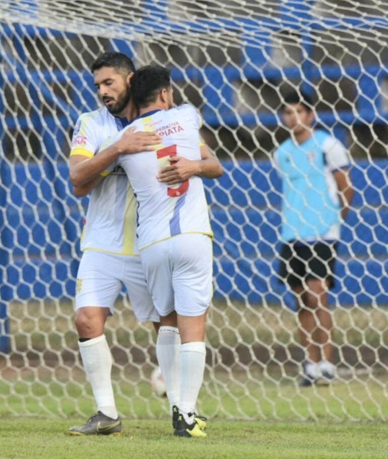 Santiago Salcedo anotó el único gol del partido en Villa Elisa.