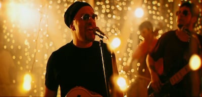 Una imagen del videoclip de "Viva la Navidad".