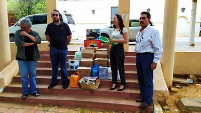 El grupo Jóvenes Escritores Paraguay entregó hoy una donación de 707 libros para ser destinados a las bibliotecas callejeras.