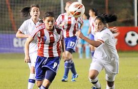 avasalladora-la-goleadora-del-campeonato-jessica-martinez-9-de-solo-14-anos-con-la-mirada-fija-en-el-balon-paraguay-vencio-a-chile-y-va-al-m-235536000000-607293.jpg