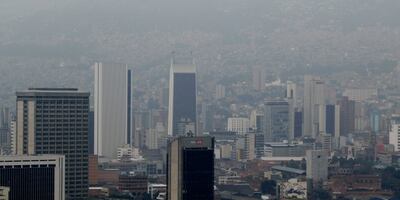 Foto de archivo de vista panorámica del cielo de la ciudad de Medellín (Colombia).