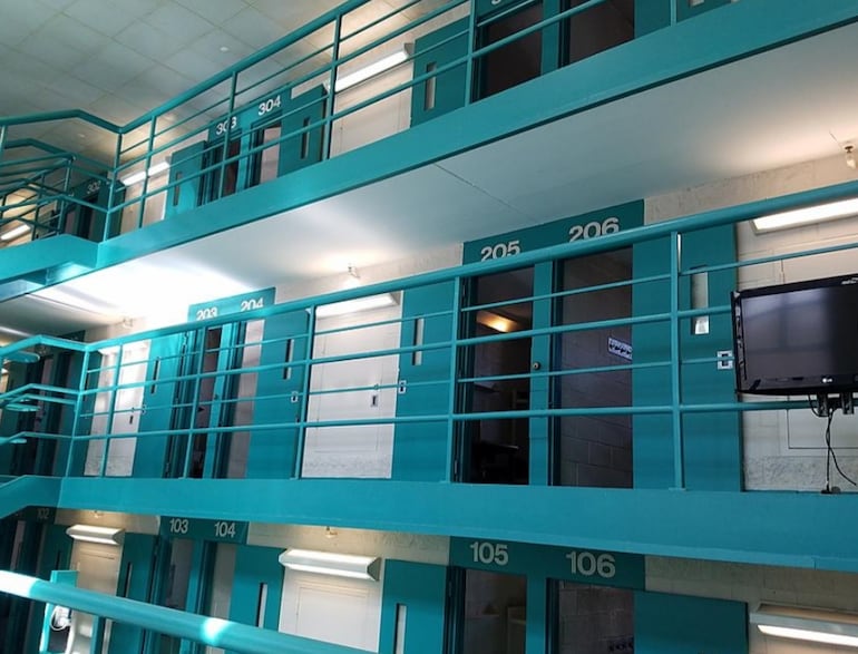 Fachada del instituto correccional del condado de Monmouth, donde está recluida la exdiputada colorada Cynthia Tarragó.