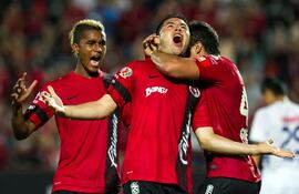 pablo-aguilar-festeja-su-gol-congratulado-por-sus-companeros-fotowww-xolos-com-mx--230438000000-599133.jpg