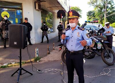 El Crio. Ppal. Elber Franco durante la peña policial.