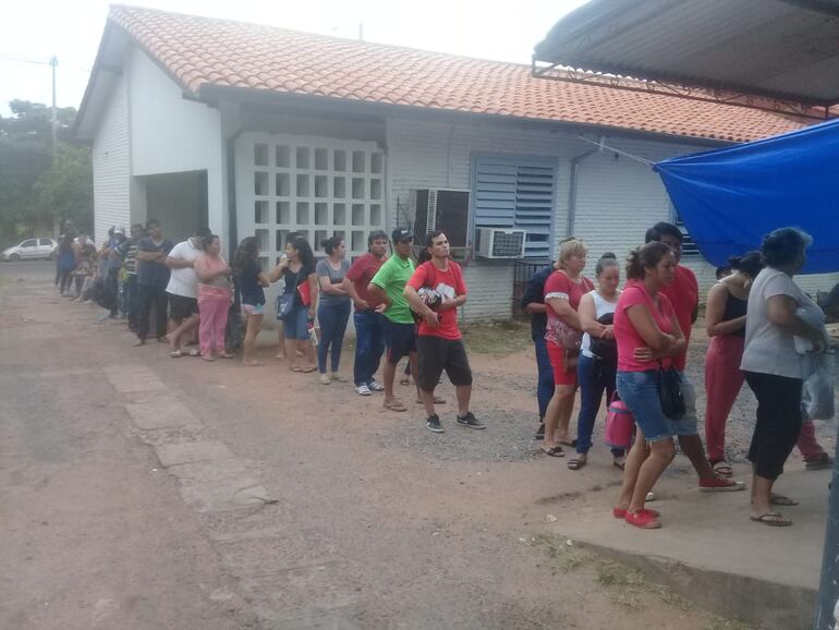 La mayoría de los pacientes presentan cuadros febriles y son expuesta la intemperie, al asecho del sol y los mosquitos.