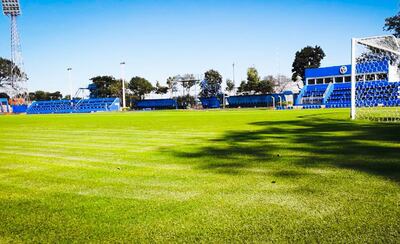 El gramado del estadio Luis Alfonso Giagni, que luce impecable, se prepara para recibir a Cerro Porteño en la 5ª fecha del torneo.