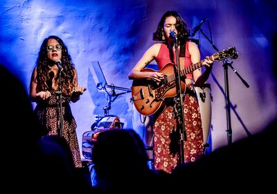 Stefy Ramírez y Lucero Sarambí durante una de las presentaciones que ofrecieron en Argentina.
