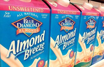 la-leche-de-almendras-sustituye-ahora-a-la-leche-favorita-de-estados-unidos-con-un-crecimiento-de-ventas-del-250-en-los-ultimos-cinco-anos--234515000000-1451296.jpg