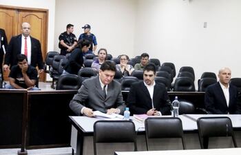 richar-pereira-saca-fuerza-de-donde-sea-para-seguir-el-juicio-oral-y-publico-que-se-desarrollo-ayer-en-su-tercer-dia--213757000000-1804324.jpg