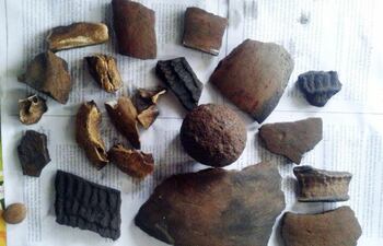 restos-oseos-pedazos-de-vasijas-de-ceramica-piedras-pulidas-y-otros-vestigios-se-pueden-hallar-en-el-paraje-colonia-parana-ex-marcelina-cue--214657000000-1147452.jpg