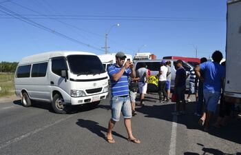 los-paseros-y-trabajadores-fronterizos-definiran-hoy-si-vuelven-a-bloquear-rutas-en-areas-limitrofes--195048000000-1360997.jpg