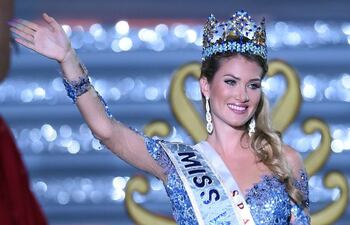 mireia-lalaguna-se-consagro-con-la-corona-de-miss-mundo--193318000000-1411620.jpg